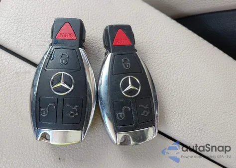 2015 Mercedes-Benz C 300 4Matic/Luxury 4Matic/Sport 4Matic из США, поврежденный, VIN 55SWF4KB8FU013246